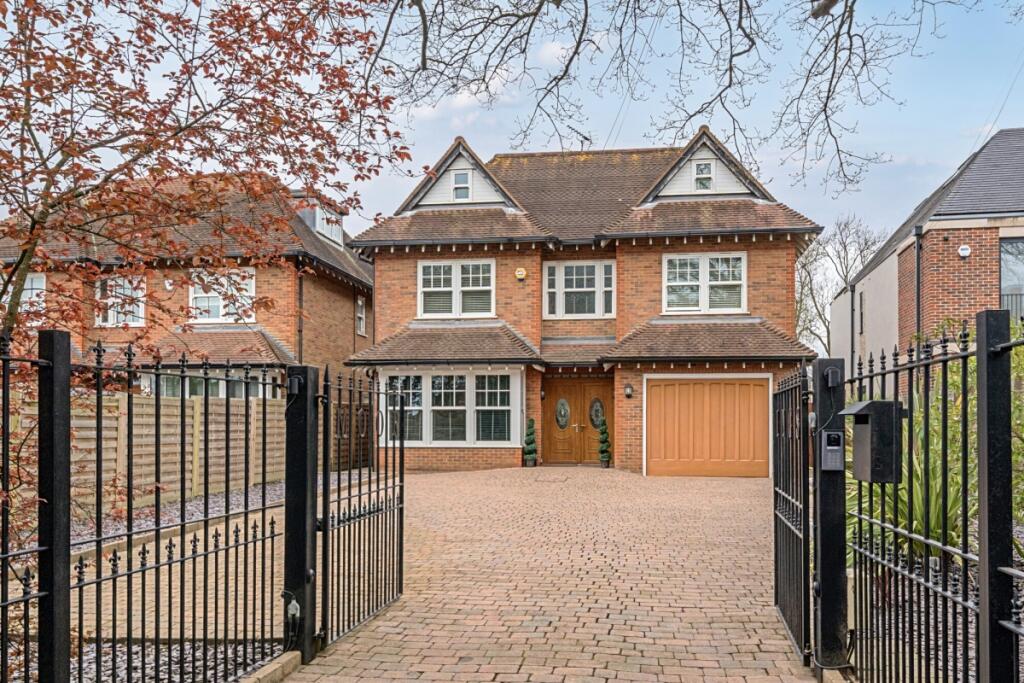 Main image of property: Barnet Road Barnet EN5