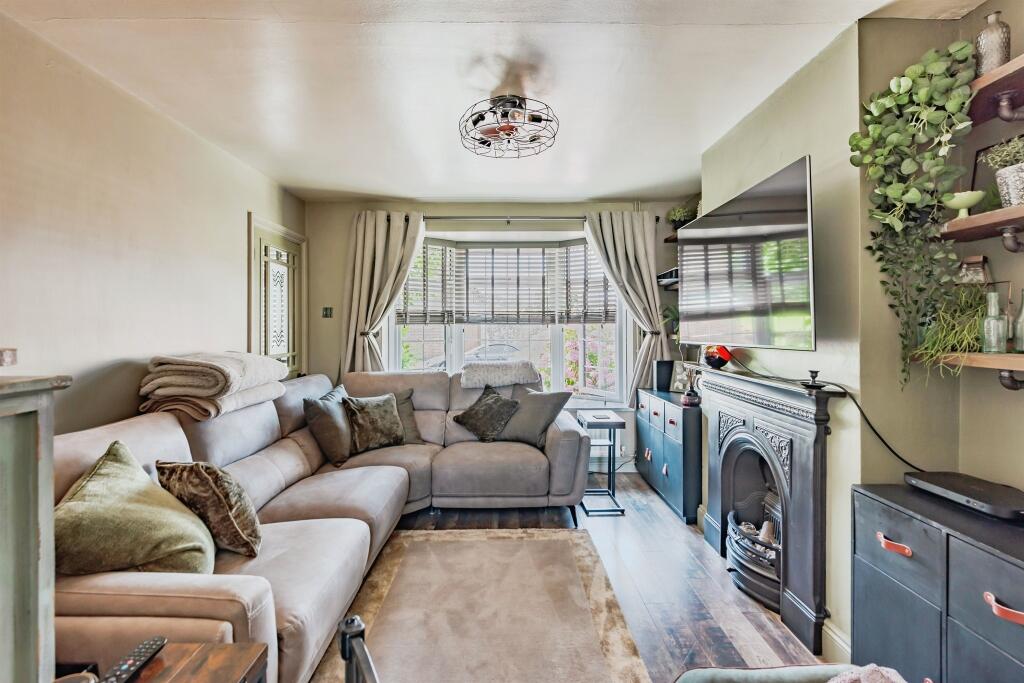 House in Crawley, Tilgate - More