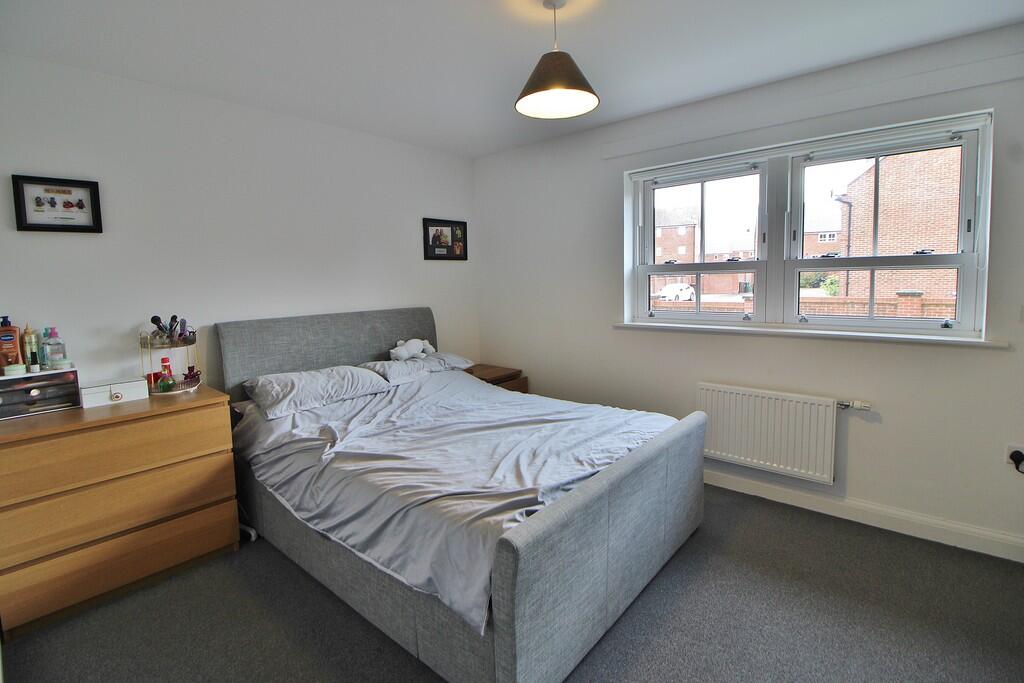 Bazeley Road, Waterlooville - View 5