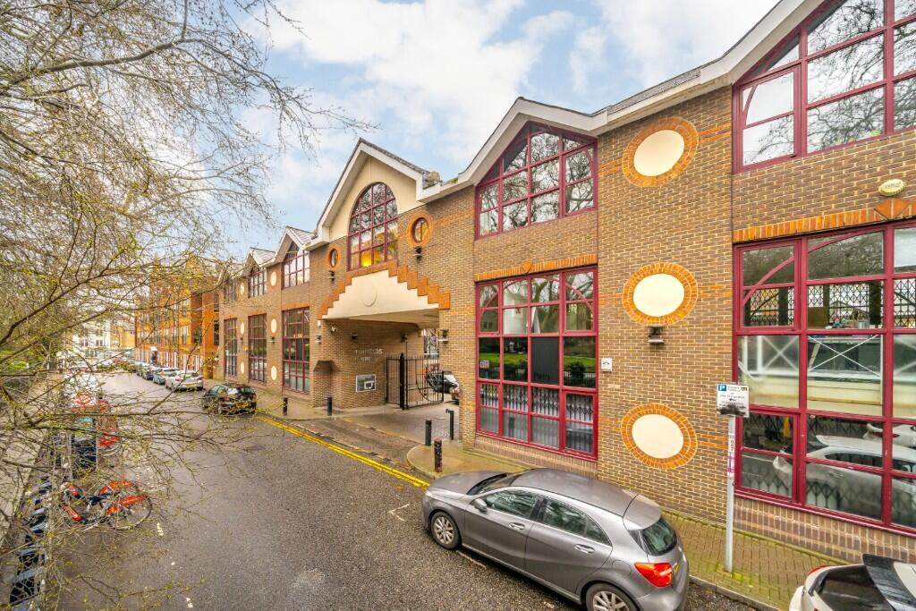 Northfields, London, SW18 photo 2