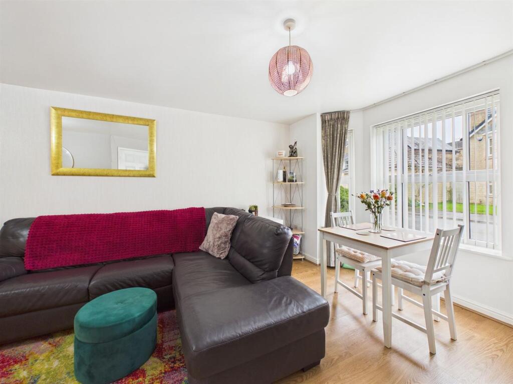 Apartment in Lancaster, Bulk - More
