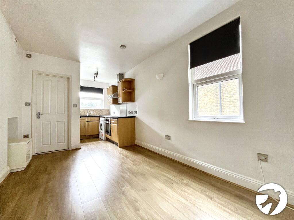 Main image of property: London Road, Strood, Kent, ME2