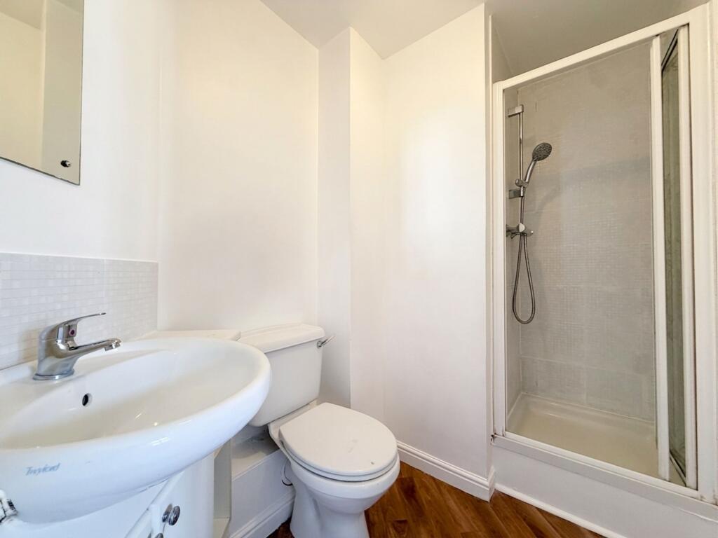 Apartment in Slough, Langley - View 5