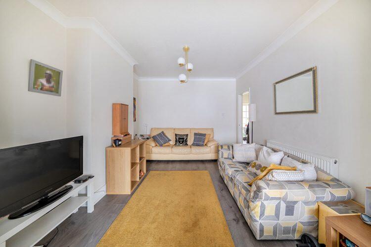 House in London - View 2