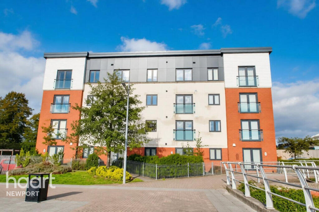 2-bed flat on Rodney Road, Newport, £140,000