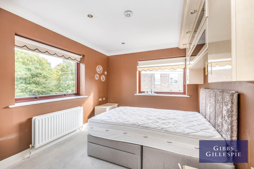 Apartment in Harrow - View 4