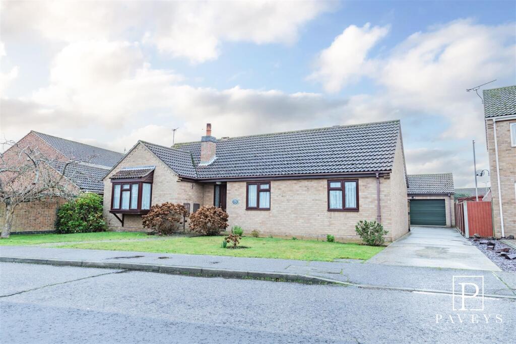 Main image of property: Wavring Avenue, Kirby Cross, Frinton-On-Sea