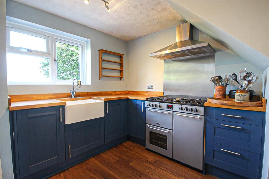 Dale Close, Bedford, Bedfordshire, MK41 photo 2