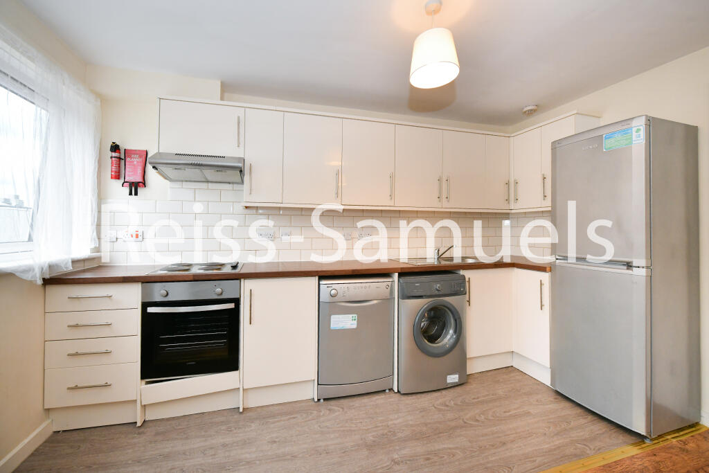 5 bedroom town house for rent