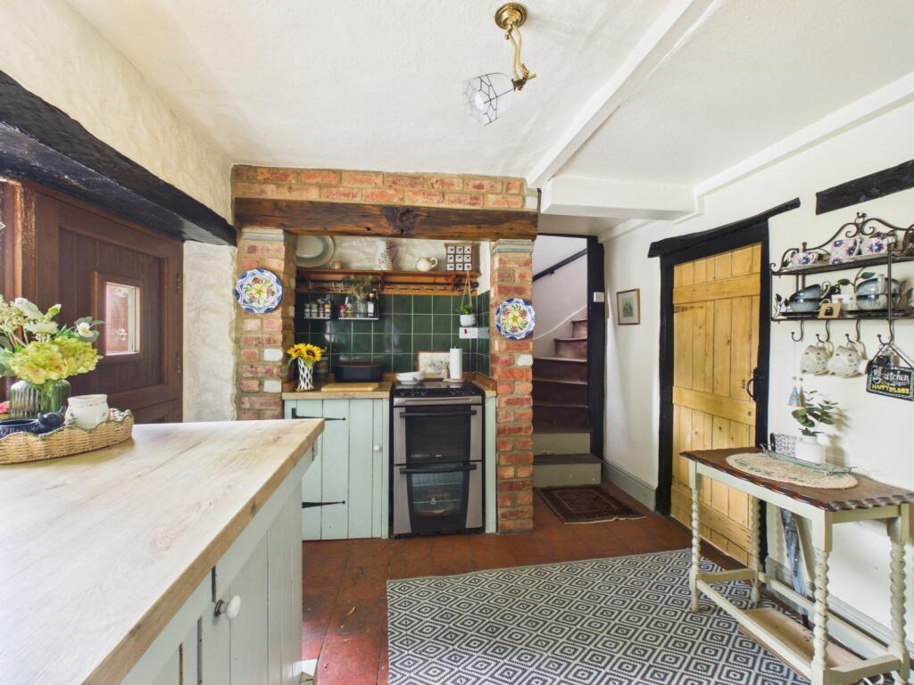 House in Hardingstone, West Northamptonshire - View 5