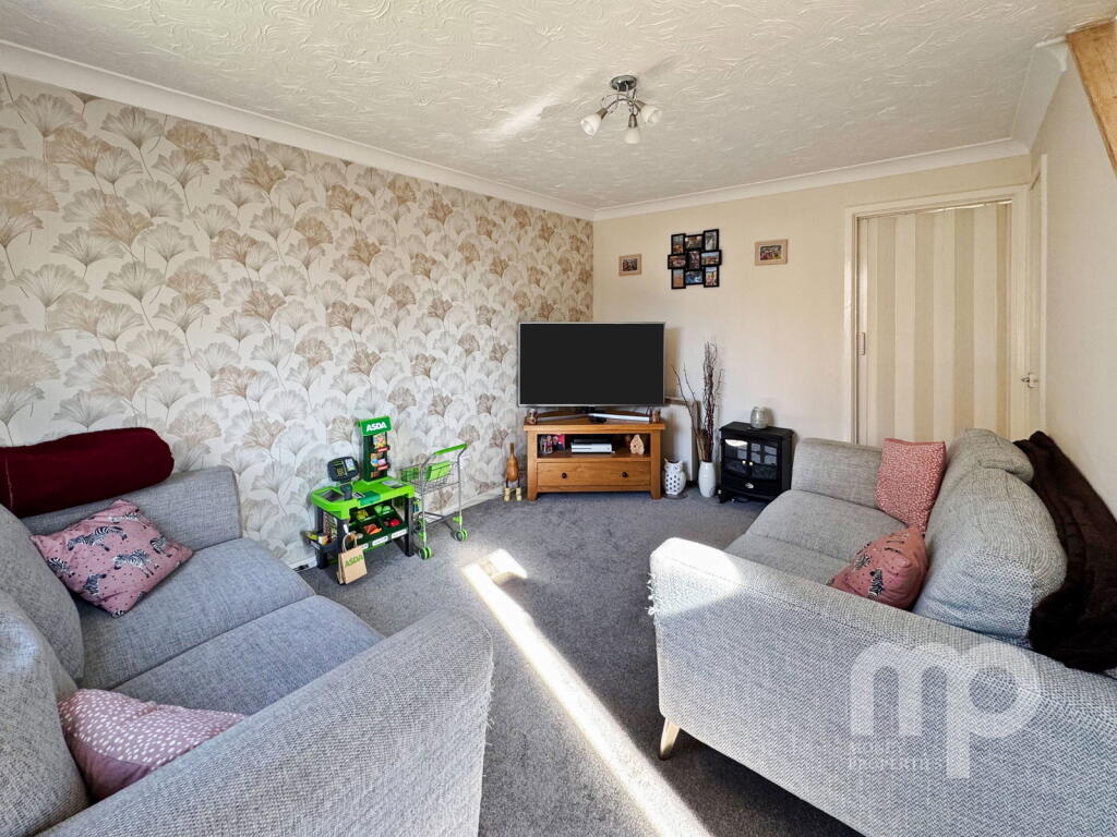 Sawmill Close, Wymondham , Norfolk, NR18 0TJ photo 3