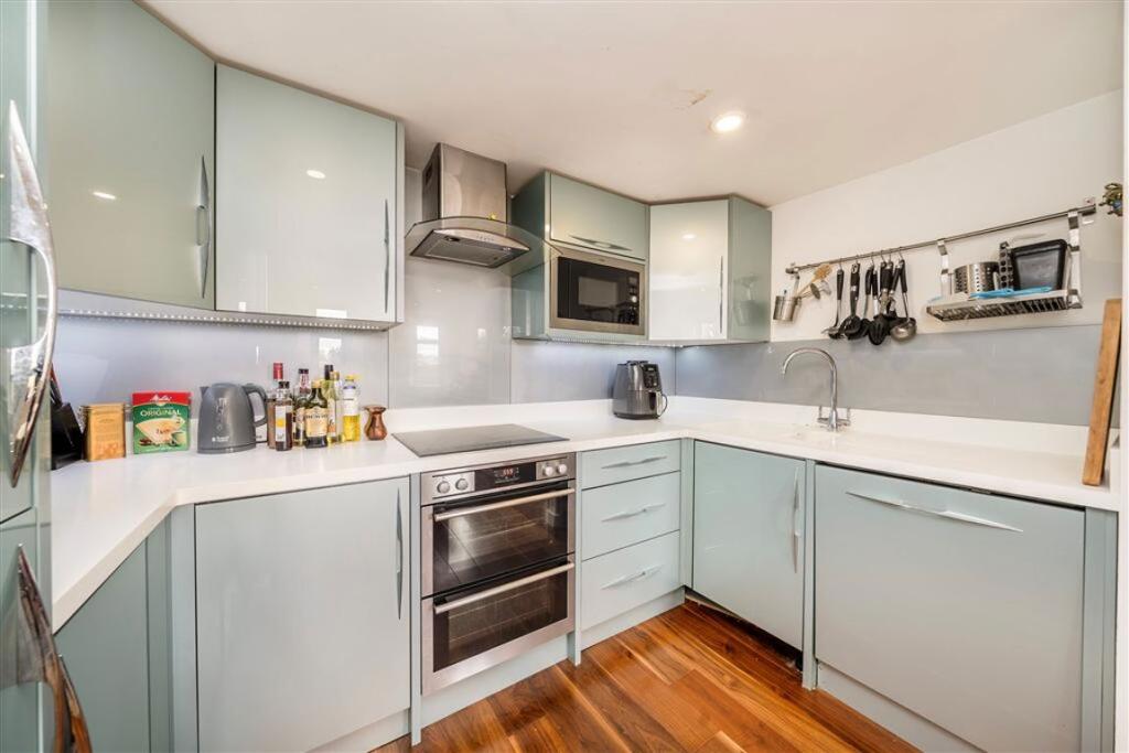 Apartment in London - View 5