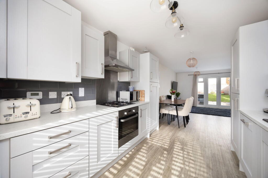 Sandown Crescent, Corsham, Wiltshire, SN13 0EW photo 3