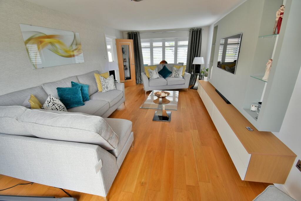 Ryan Close, Ferndown, BH22 photo 4