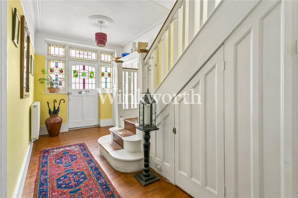 House in London, Bowes Park, Palmers Green - View 2