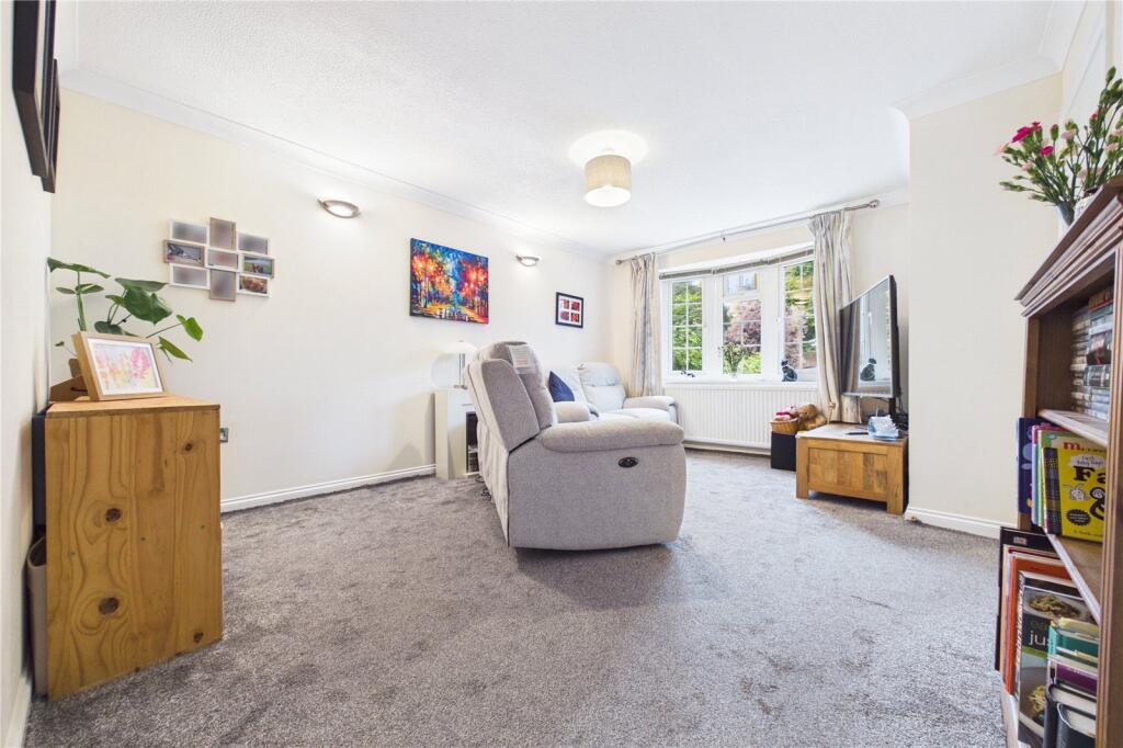 House in Burghfield Common, Burghfield - View 4