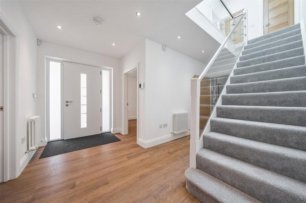 House in London - View 5