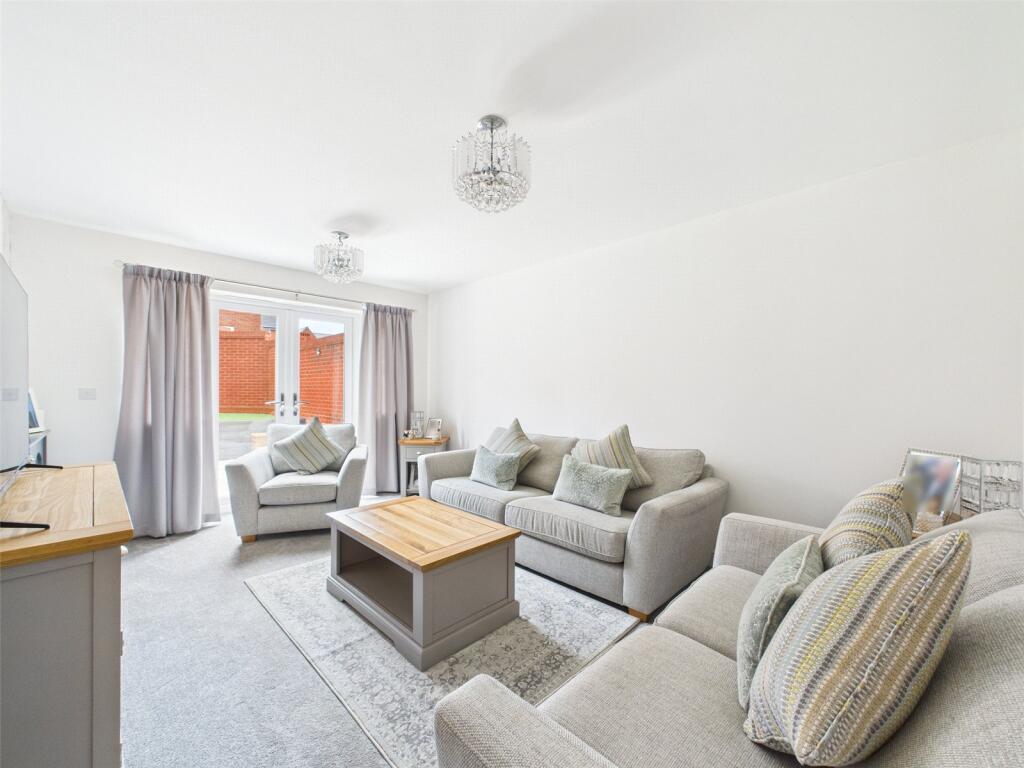 Punningar Close, Brockworth, Gloucester, Gloucestershire, GL3 photo 3