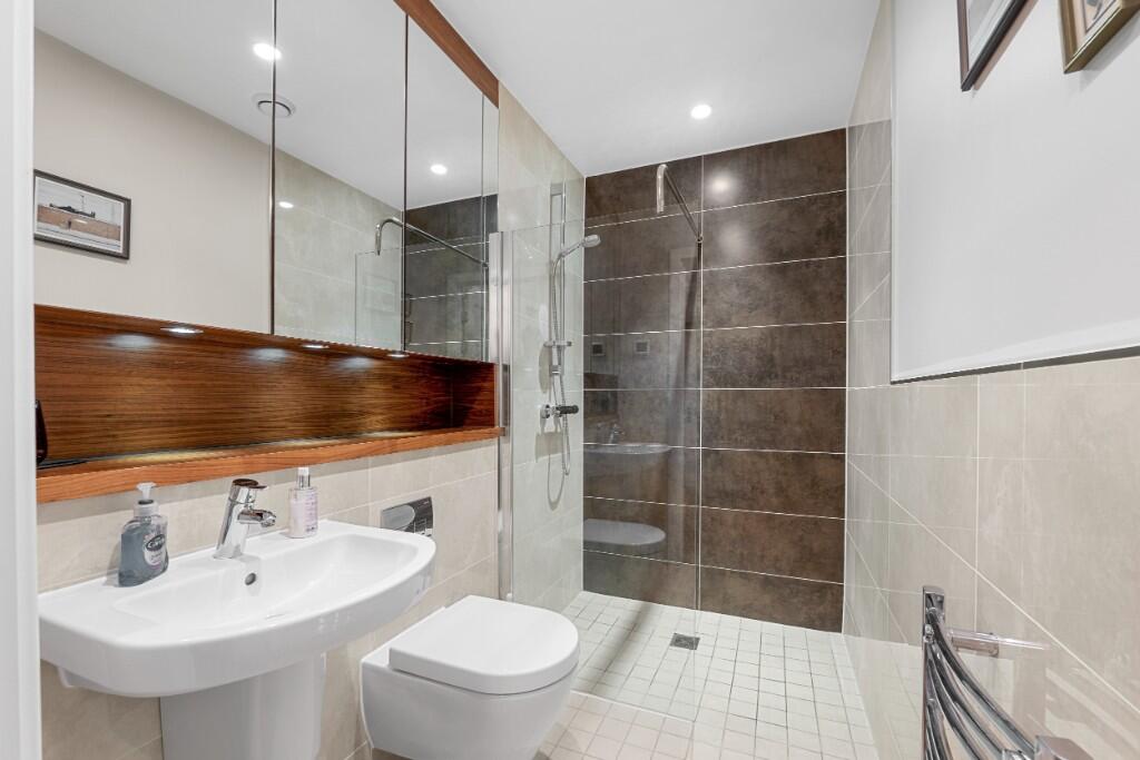 Durrants Drive, Durrants Village, Faygate, West Sussex,RH12 4AB - More