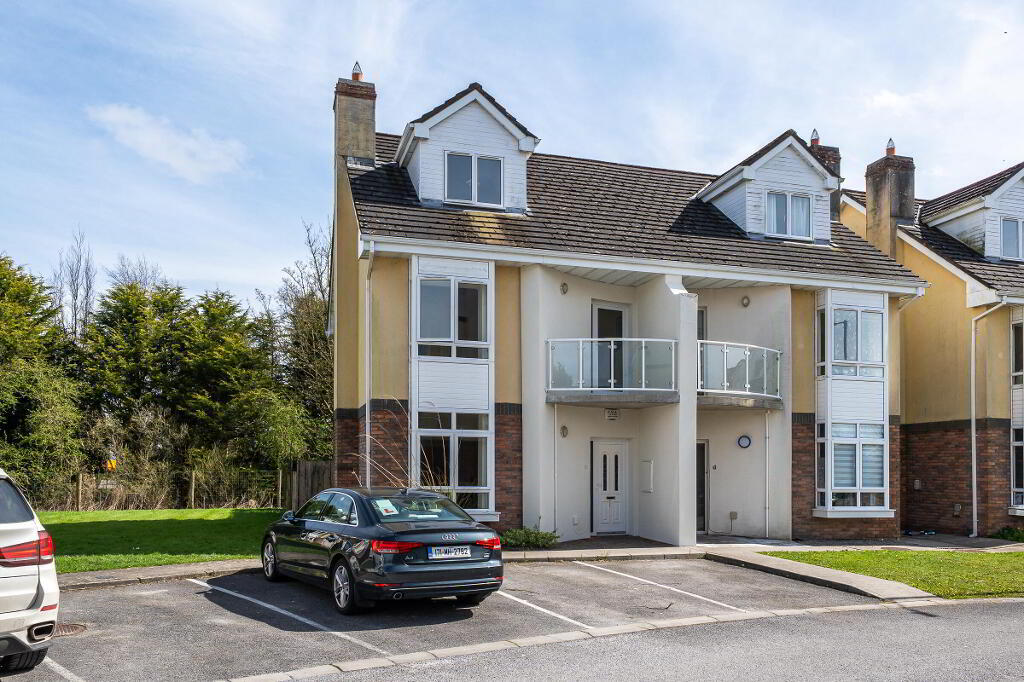 Main image of property: 5 Warren Grove, Ard Ri, Golden Island, Athlone