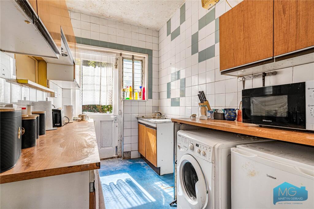 House in London, Crouch Hall Park, Crouch End - More