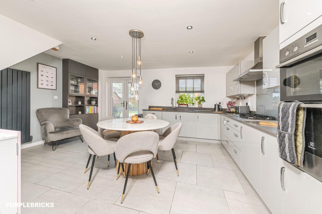 House in Wakefield - View 4