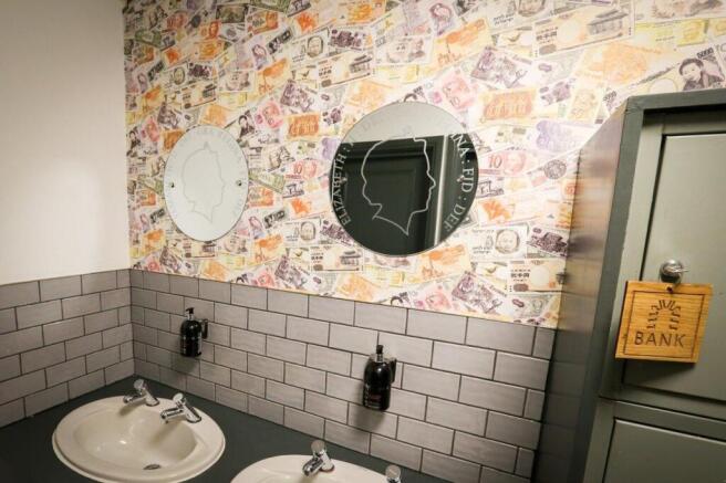 Bank Queens Toilet - Copy_1280.jpg