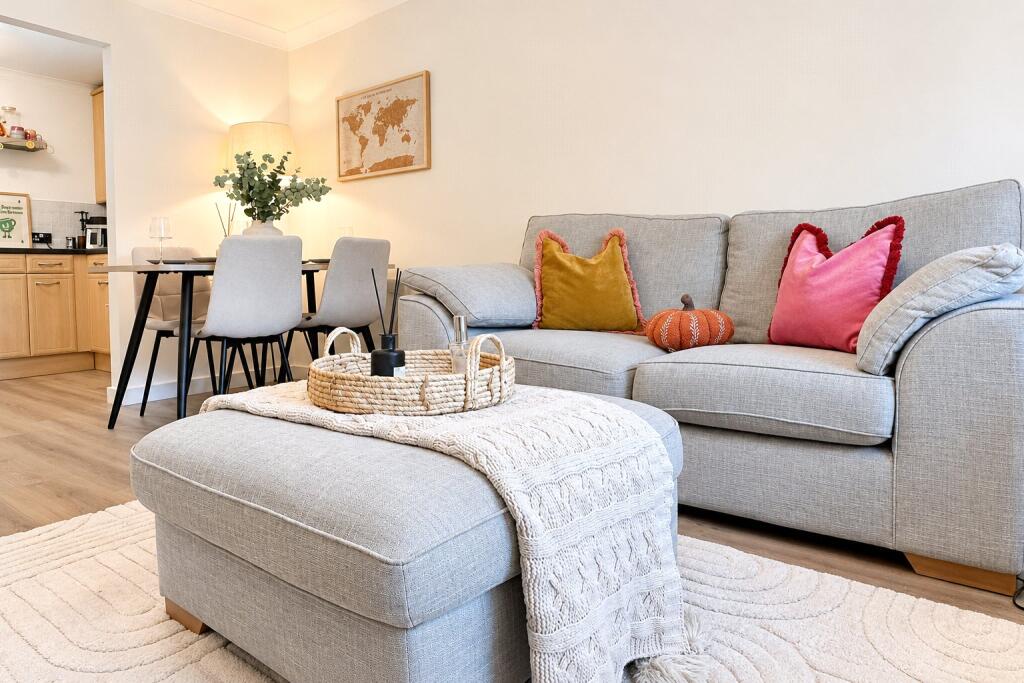 Apartment in Guildford - More