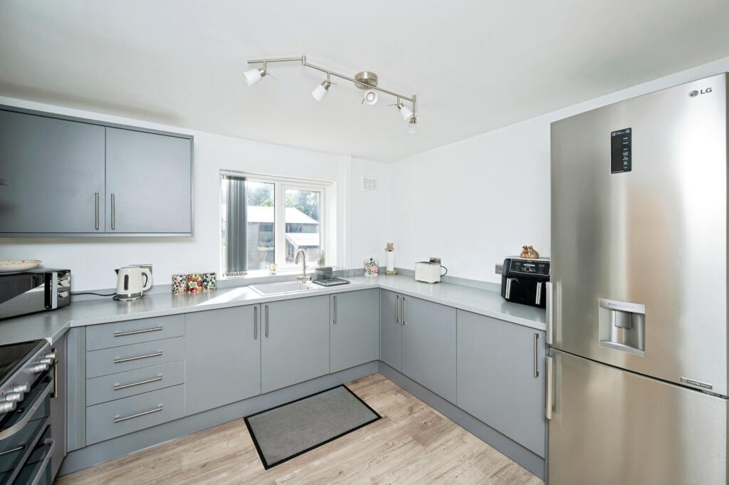 House in Ashfield, Hucknall - View 5
