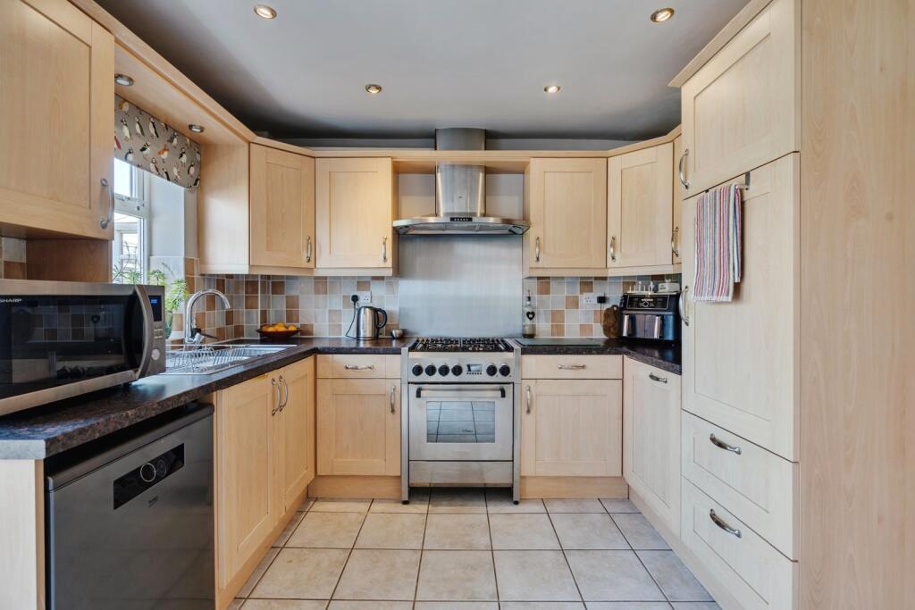 St. Georges Avenue, Westhoughton, Bolton, Greater Manchester, BL5 - Więcej