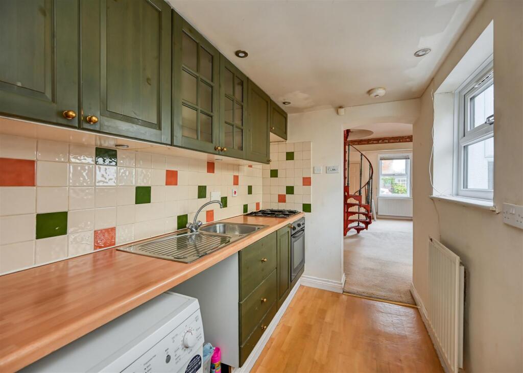 House in Wolverhampton, Tettenhall - View 4