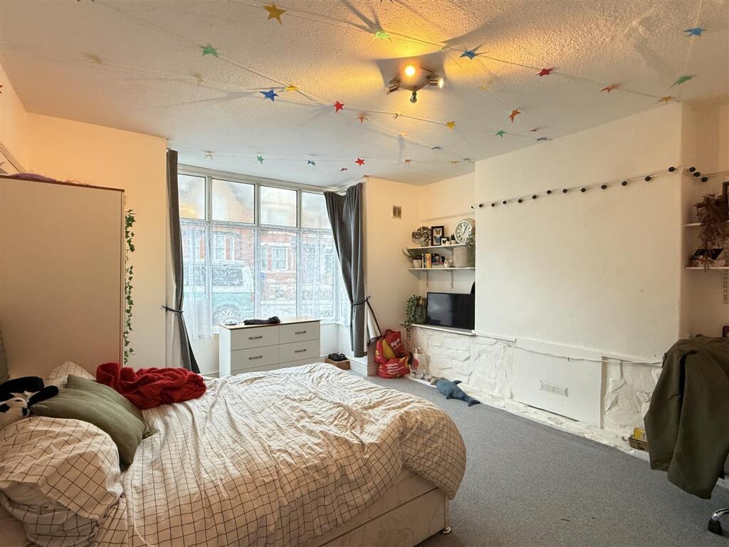 House in Bangor, Gwynedd - View 2