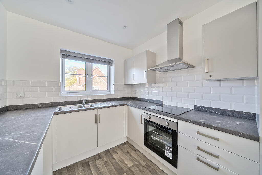 Landau Drive, Challock, Kent photo 2