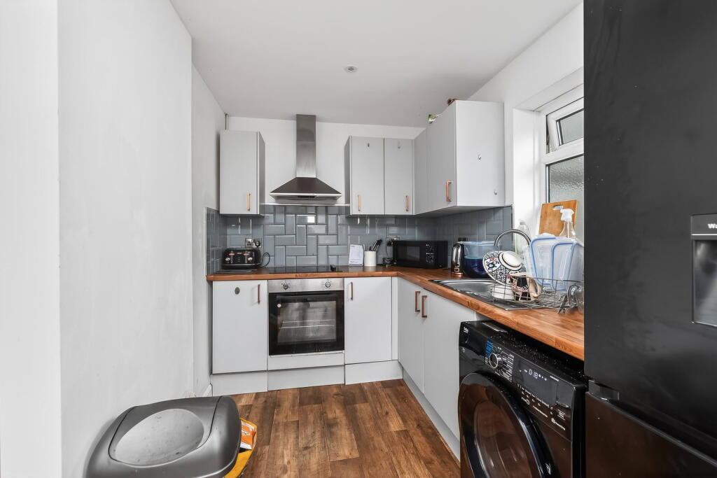 Apartment in Plymouth - View 3
