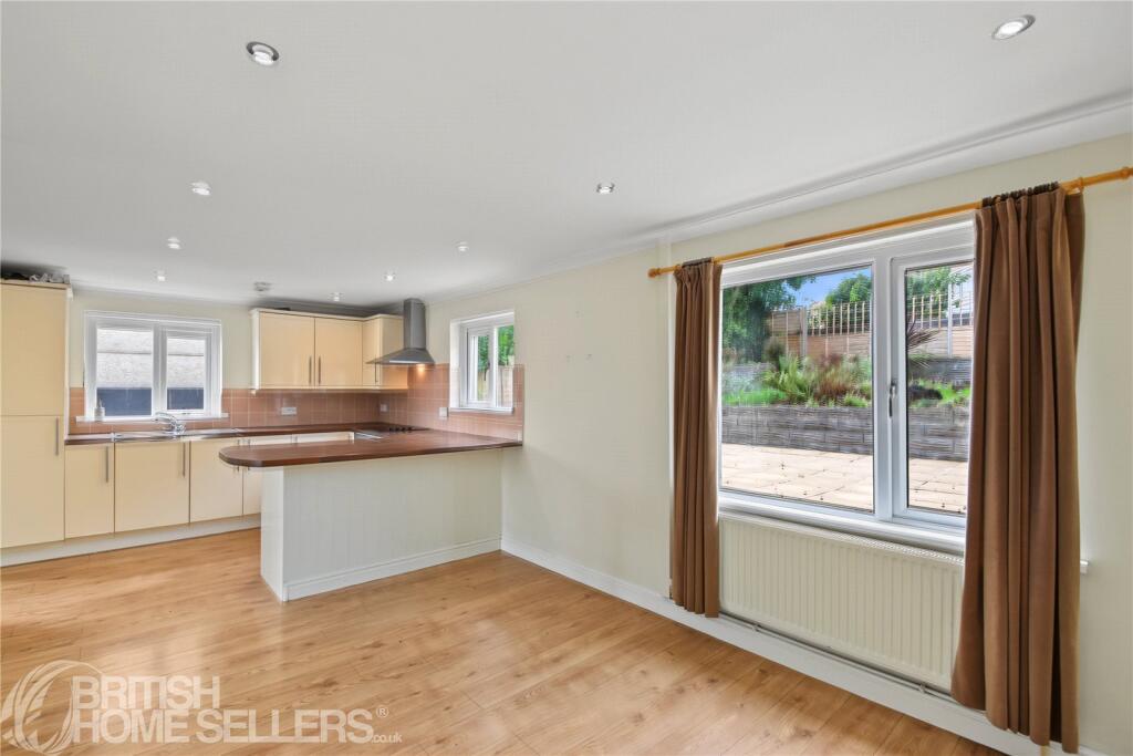 House in Baglan, Neath Port Talbot - View 4