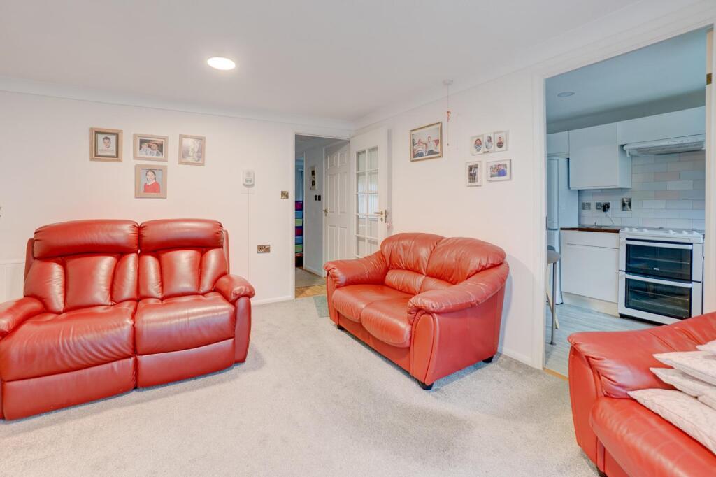 Gardens Court, West Bridgford, Nottingham photo 4