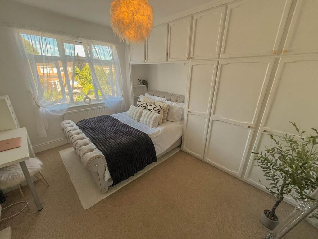 House in Rugby, Warwickshire - View 4