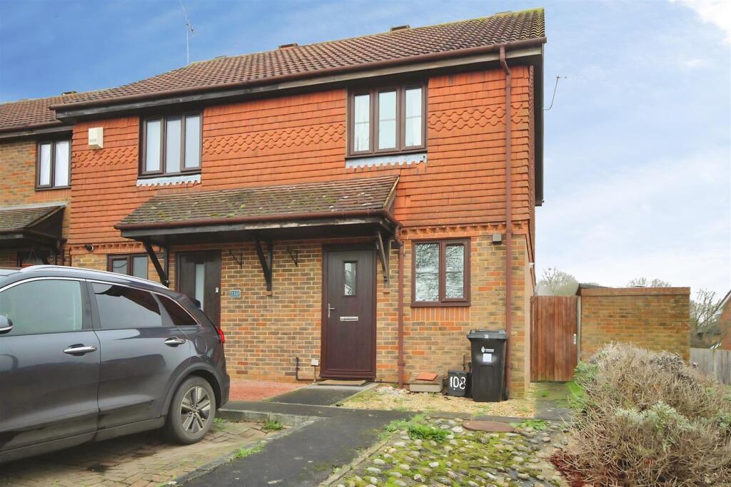 Main image of property: Broad Hinton, Twyford, Reading, bERKSHIRE, rg10