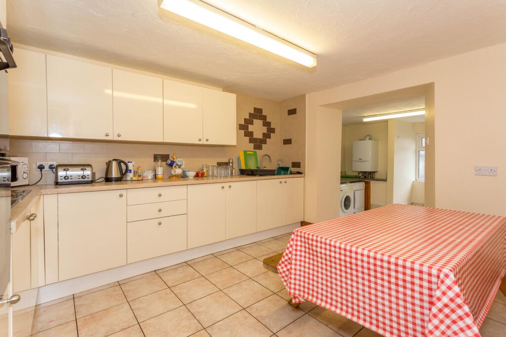 House in Plymouth - View 5