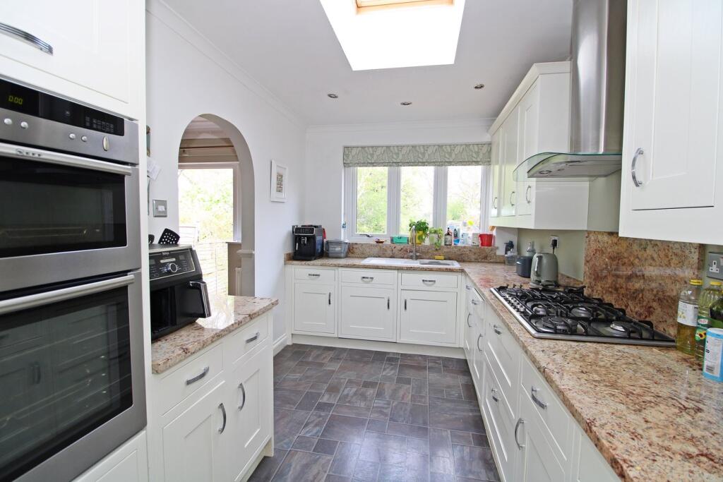 Brabourne Rise, Park Langley, Beckenham, BR3 photo 3