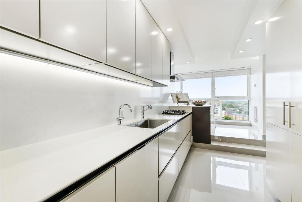 Apartment in London - View 5