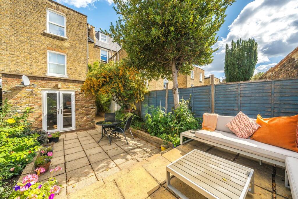 Apartment in London - View 3