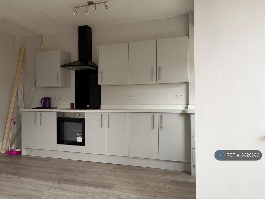House in Northampton, West Northamptonshire - View 4