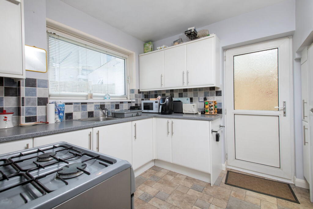 House in Northampton, North Northamptonshire - View 3