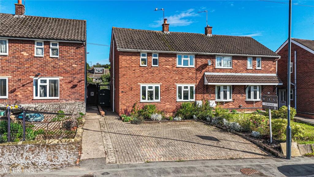3-bed semi-detached on Valley Road, Galley Common, Nuneaton, Warwickshire, CV10, £235,000