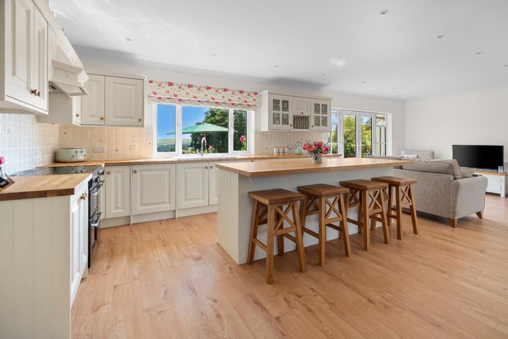 House in North Devon, Loxhore - More