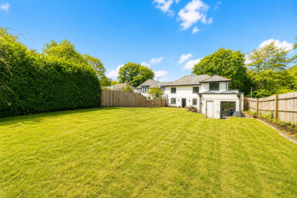 Blackheath Lane, Blackheath, Guildford photo 3
