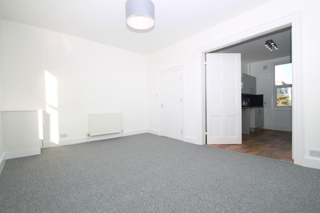 Apartment in Brighton, Queen's Park - View 4