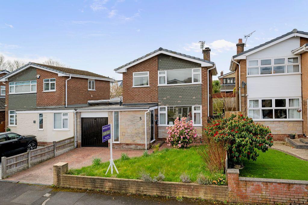 3-bed detached on Cheviot Close, Wigan, £280,000