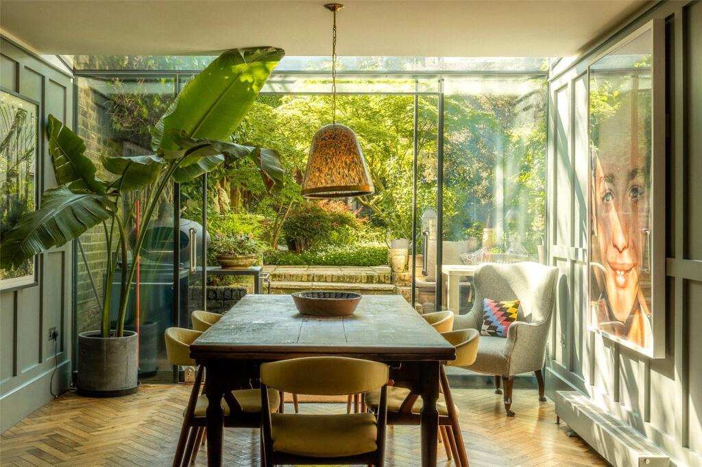 House in London, Royal Borough of Kensington and Chelsea - View 3